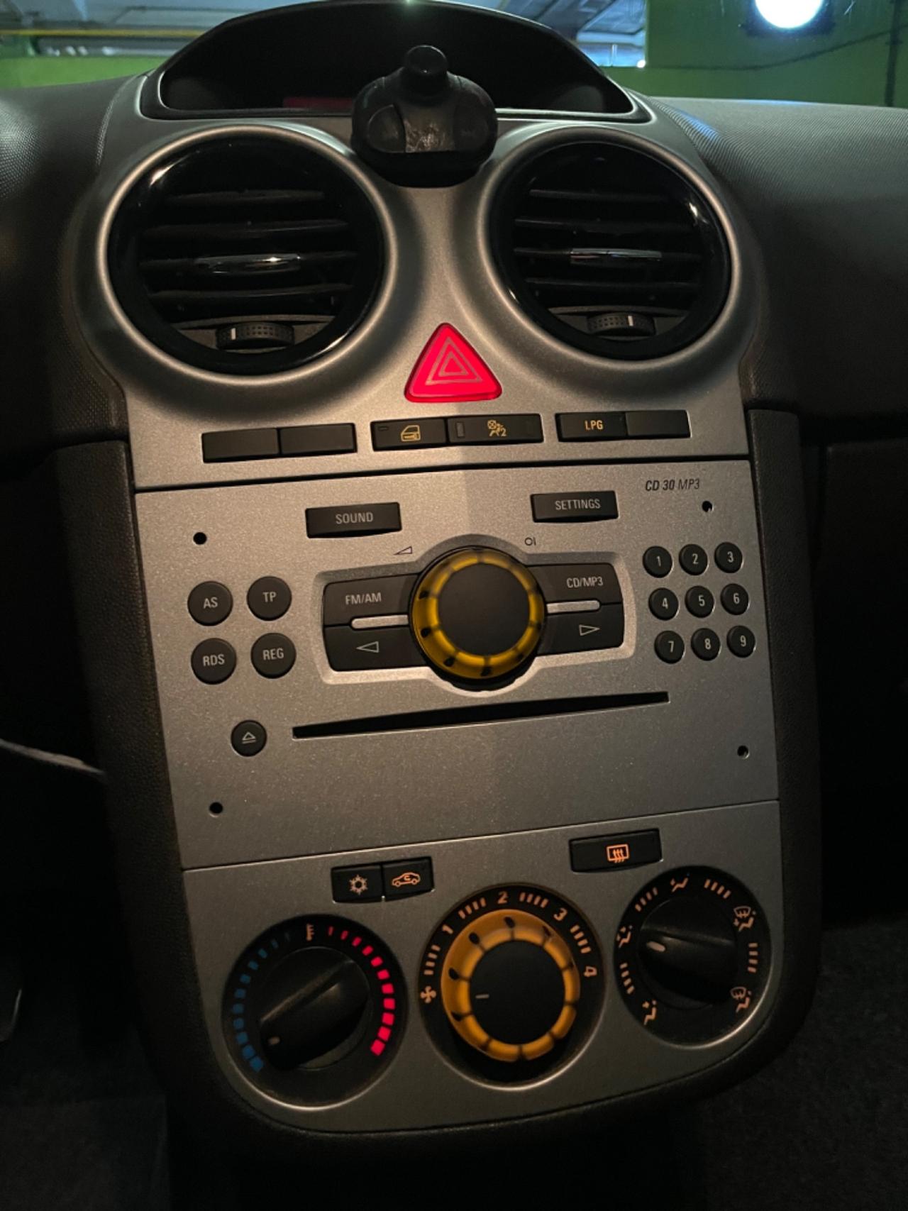 Opel Corsa 1.2 Neopatentati Euro 5
