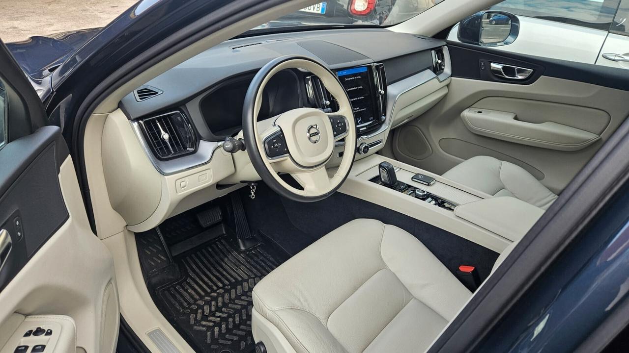 Volvo XC 60 XC60 B5 (d) AWD Geartronic Momentum