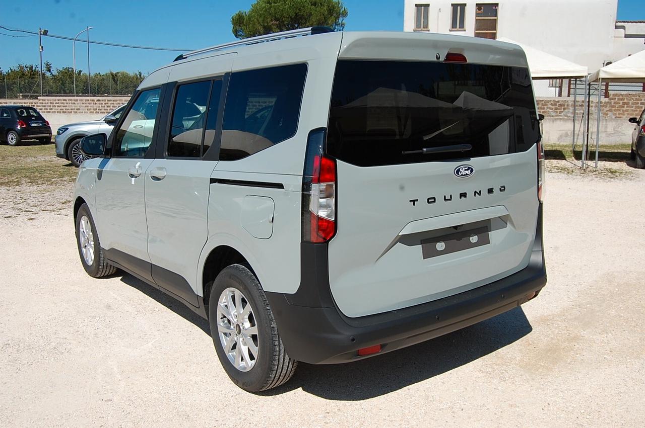 Ford Tourneo Courier 1.0 EcoBoost Titanium