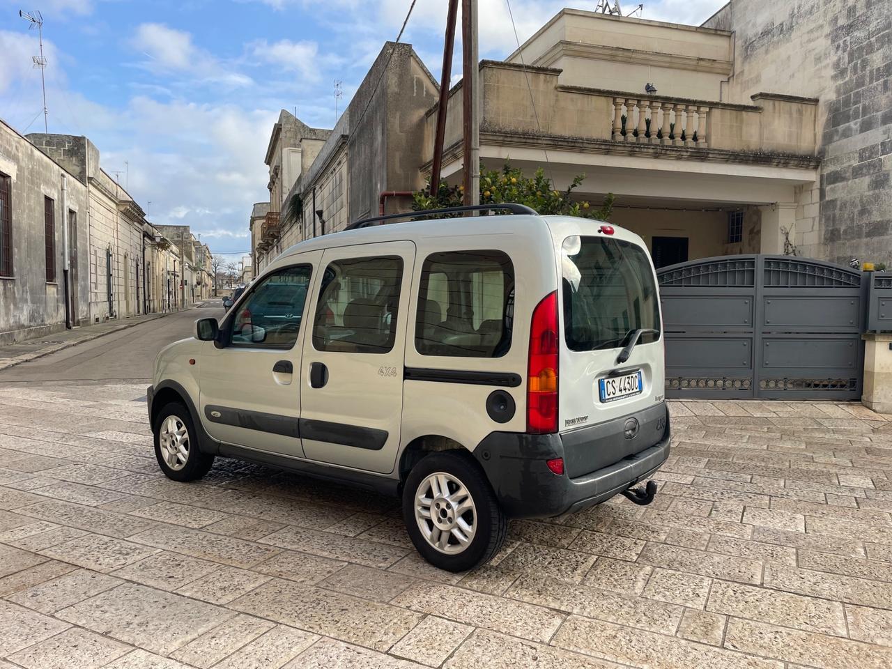 Kangoo 1.9 dCi 4x4 GANCIO TRAINO