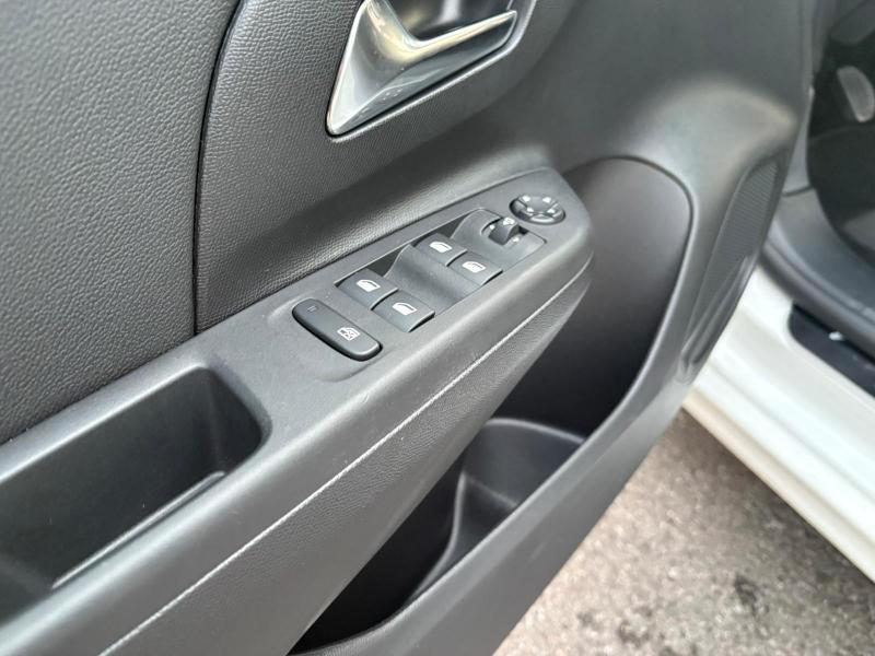 Opel Corsa 1.2 BENZ GS s&s 75cv ADATTA NEOPATENTATI