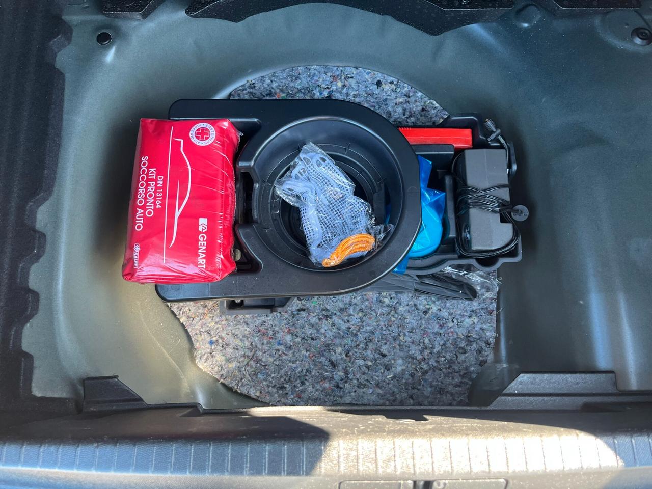 Opel Corsa 1.2 Edition ok neopatentati