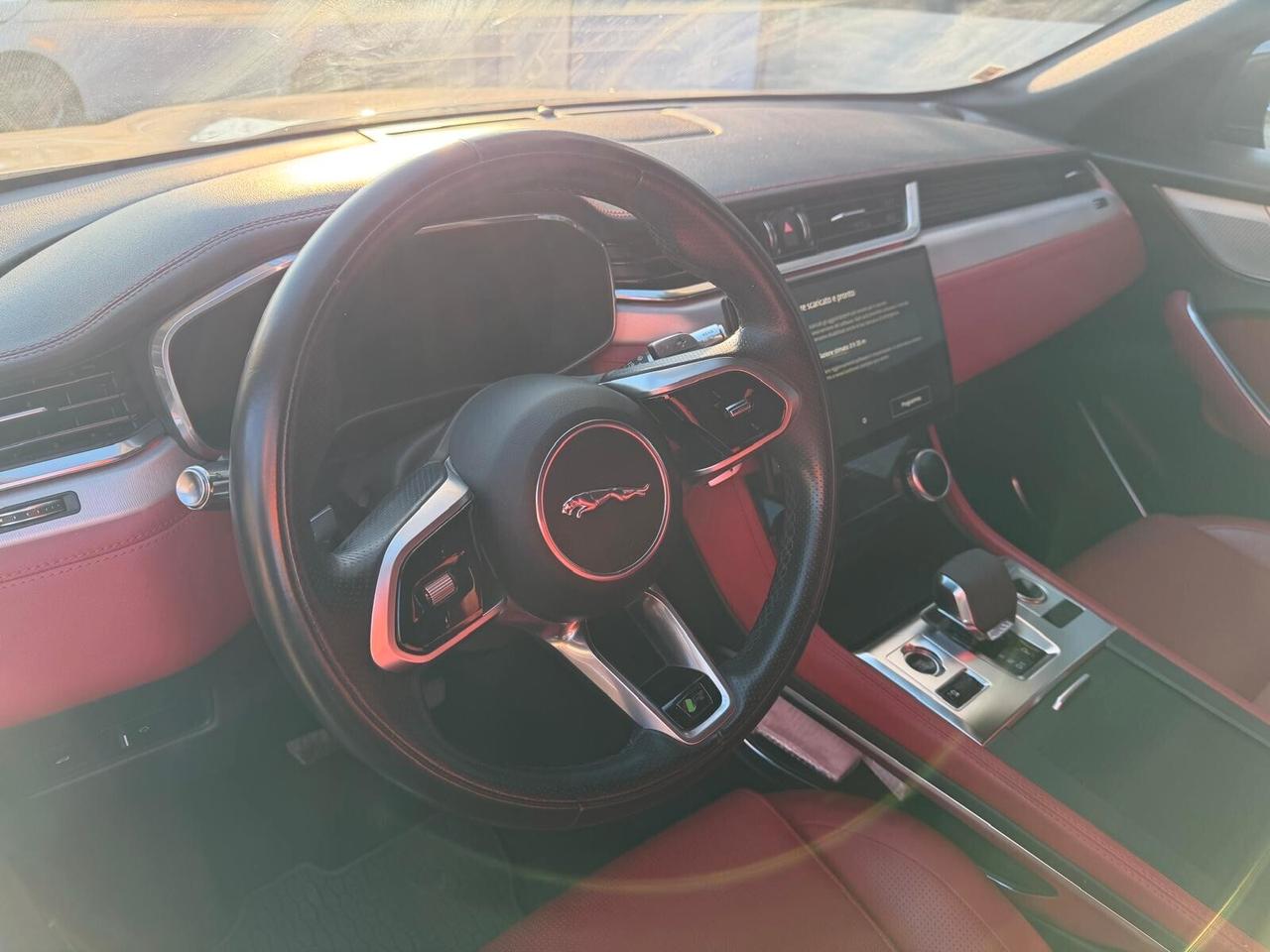 Jaguar F-Pace 2.0 D 163 CV AWD AUT. R-DYNAMIC SE