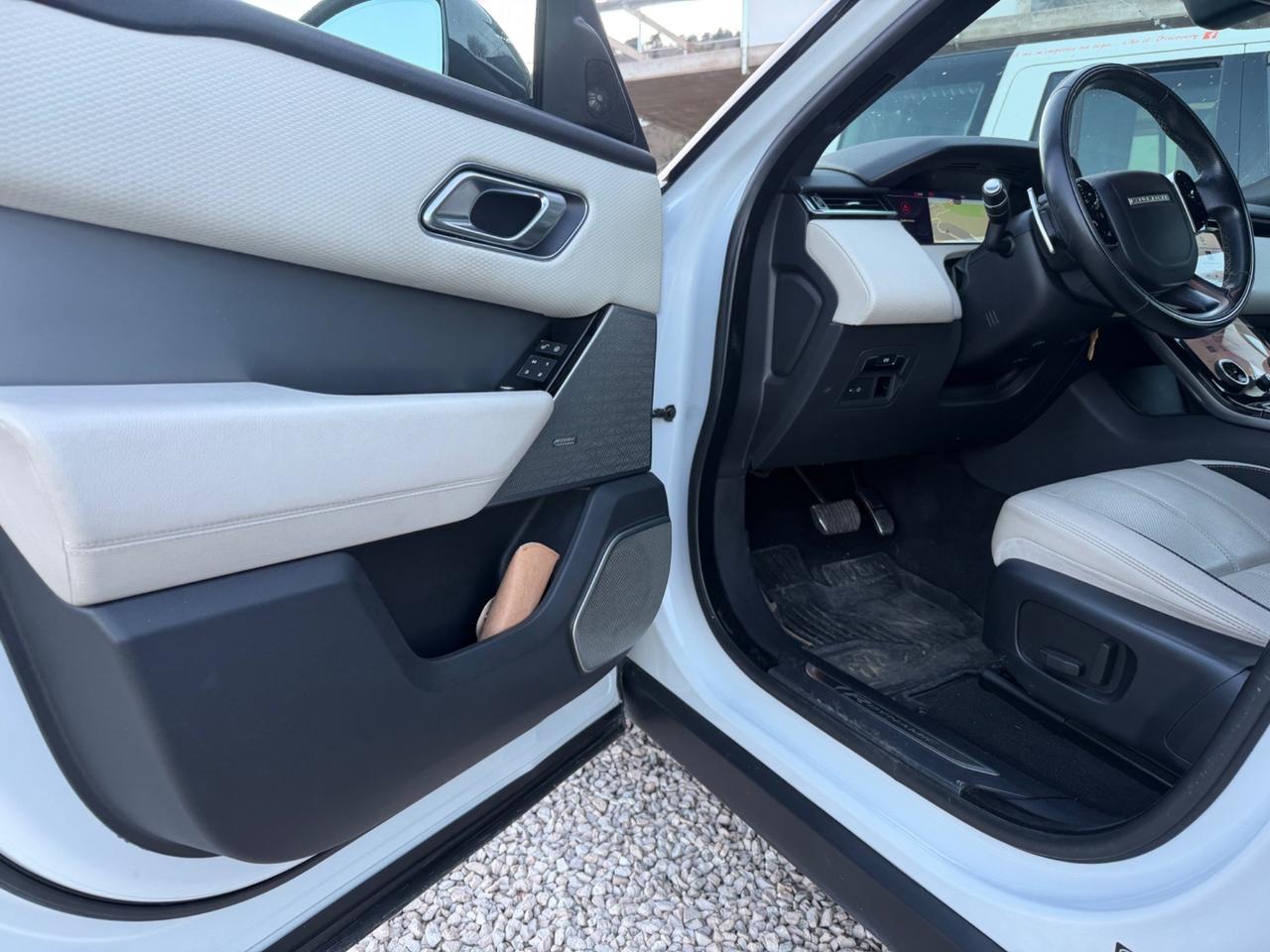 Land Rover Range Velar 2.0D I4 240 CV SE