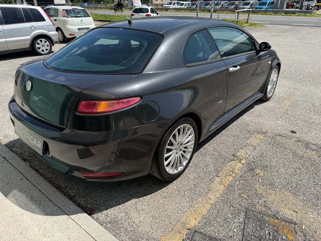 Alfa Romeo GT 1.9 MJT Luxury