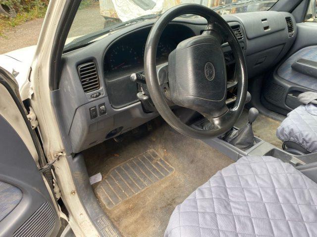 TOYOTA Hilux 2.4 TD 4WD 2/2 Extra Cab Pup. SR5