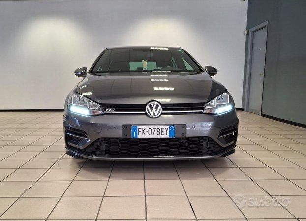 Volkswagen Golf R-Line
