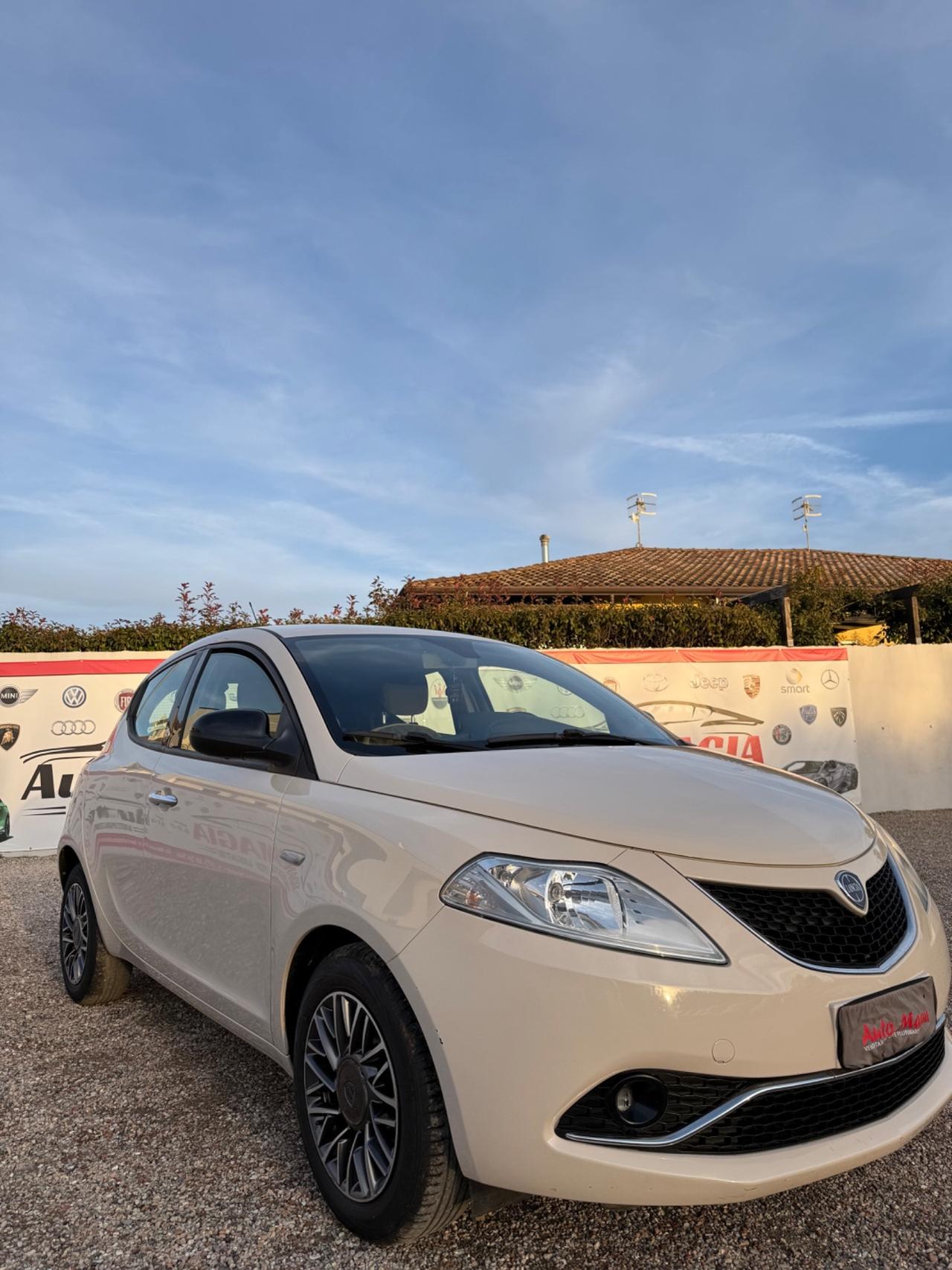 Lancia Ypsilon 1.2 69 CV 5 porte GPL Ecochic Gold