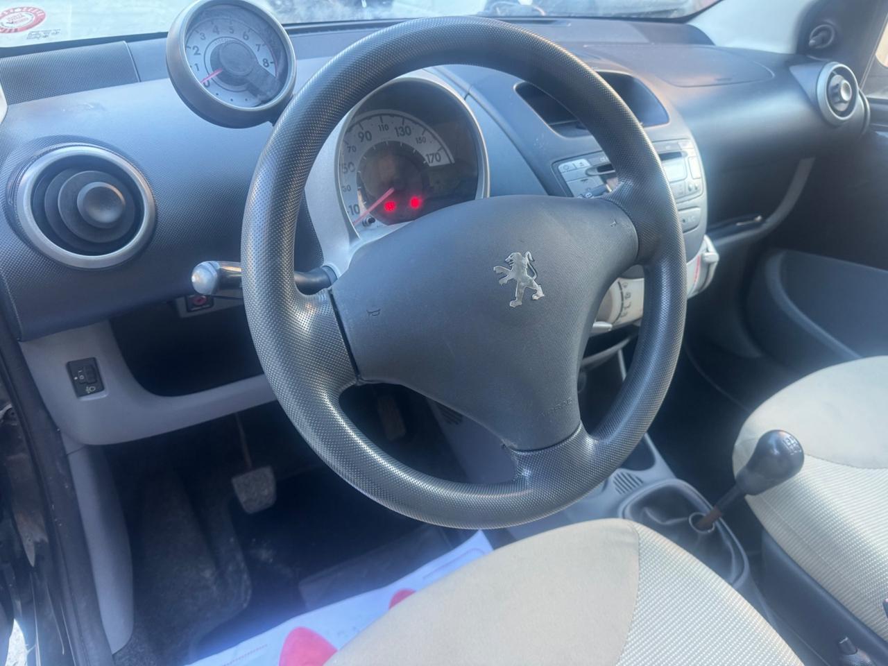 Peugeot 107 1.0 68CV 3p. Sweet Years 2006