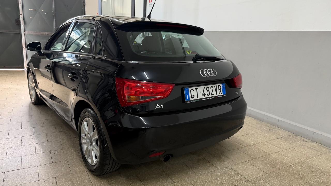 Audi A1 SPB 1.6 TDI Attraction 2012