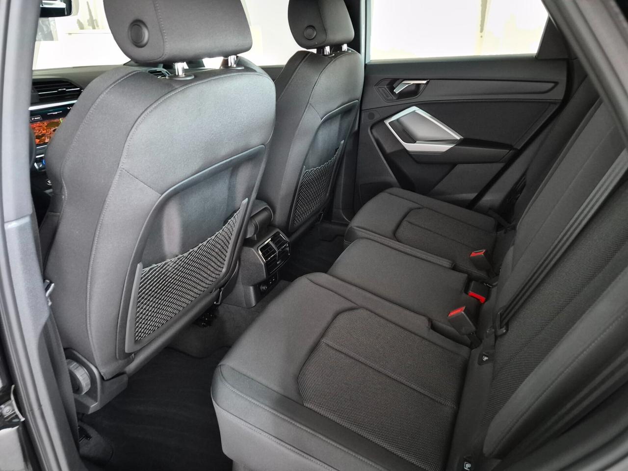 Audi Q3 SPB 1.5 TFSI S LINE S-TRONIC LED NAVI BLACK PACK APPLE CAR PLAY/ANDROID AUTO C.18" ACC SED. SPORT RISC. VIRTUAL COCKPIT