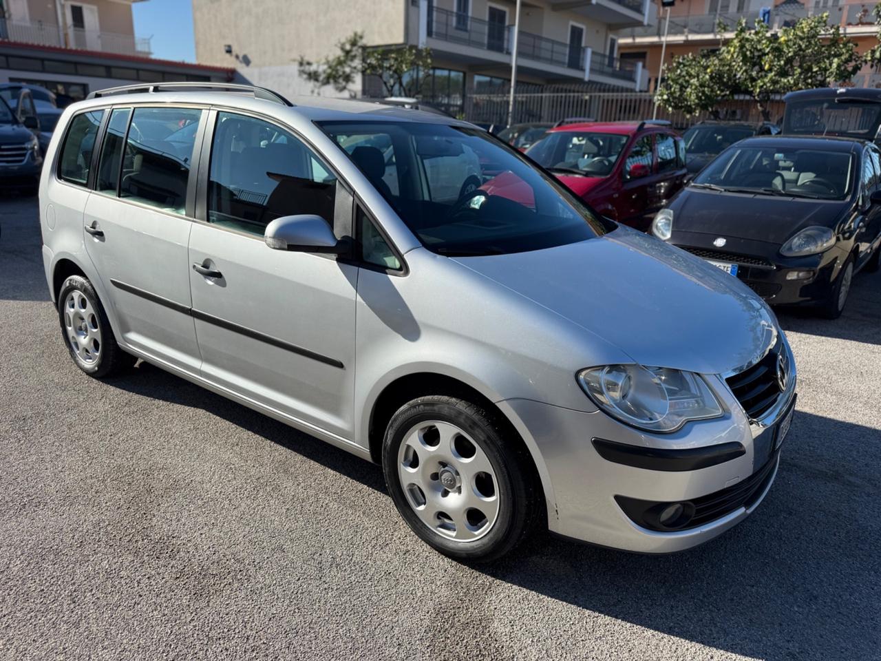 Volkswagen Touran 2.0 Trendline Ecofuel 7 Posti