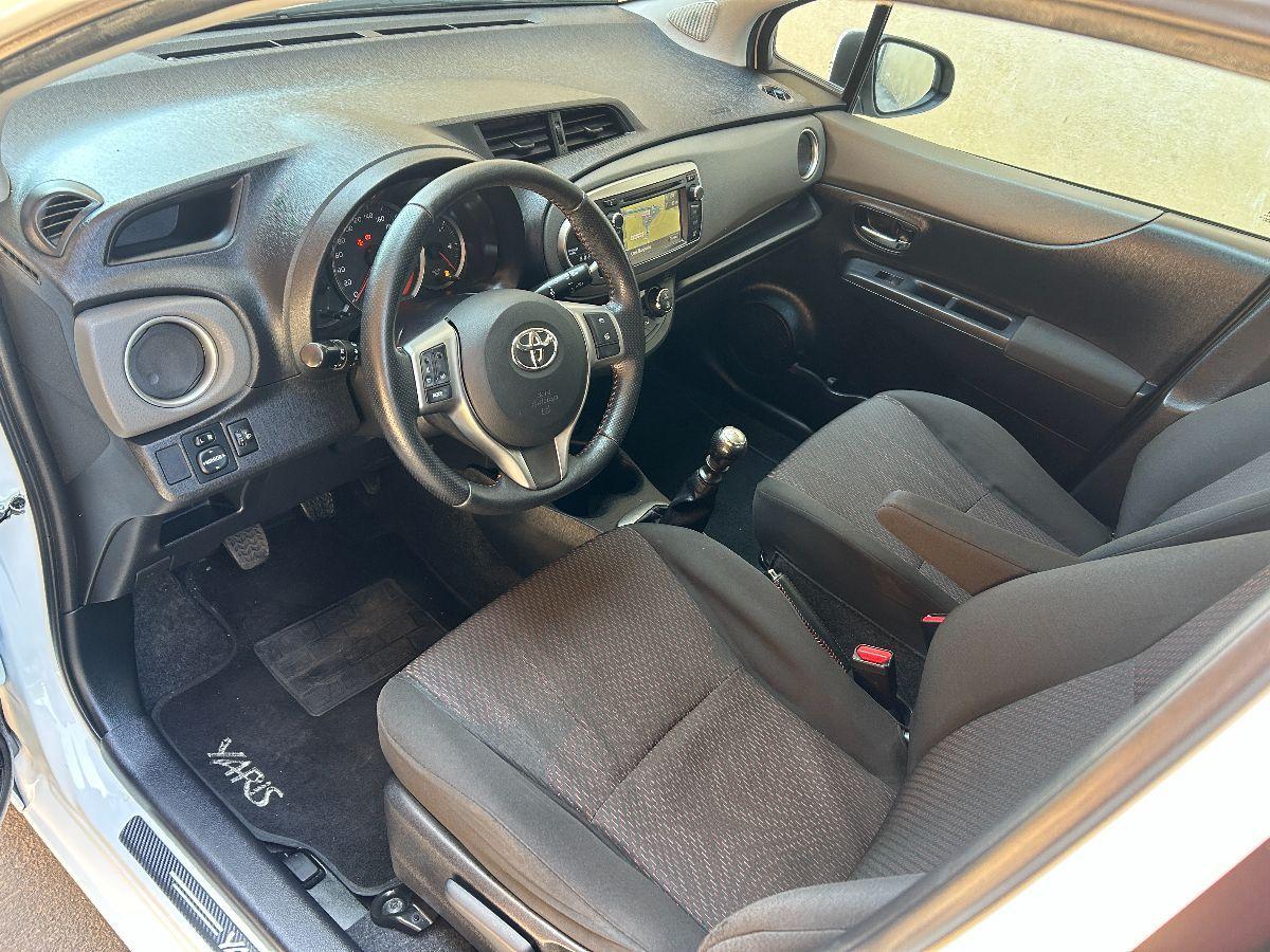 TOYOTA - Yaris - 1.4 D-4D 5p. Lounge NAVI TELECAMERA