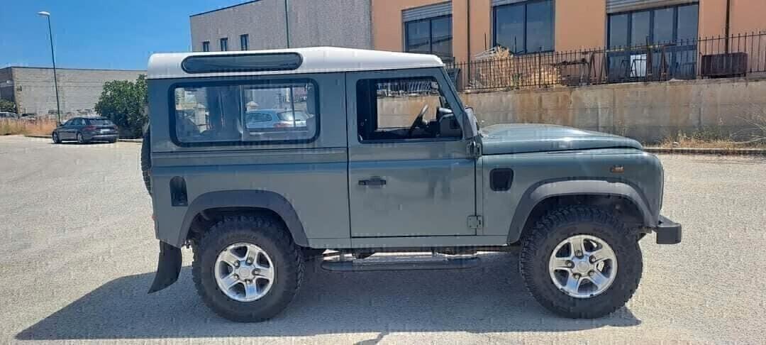 Land Rover Defender 90 2.4 TD4 Pick Up E