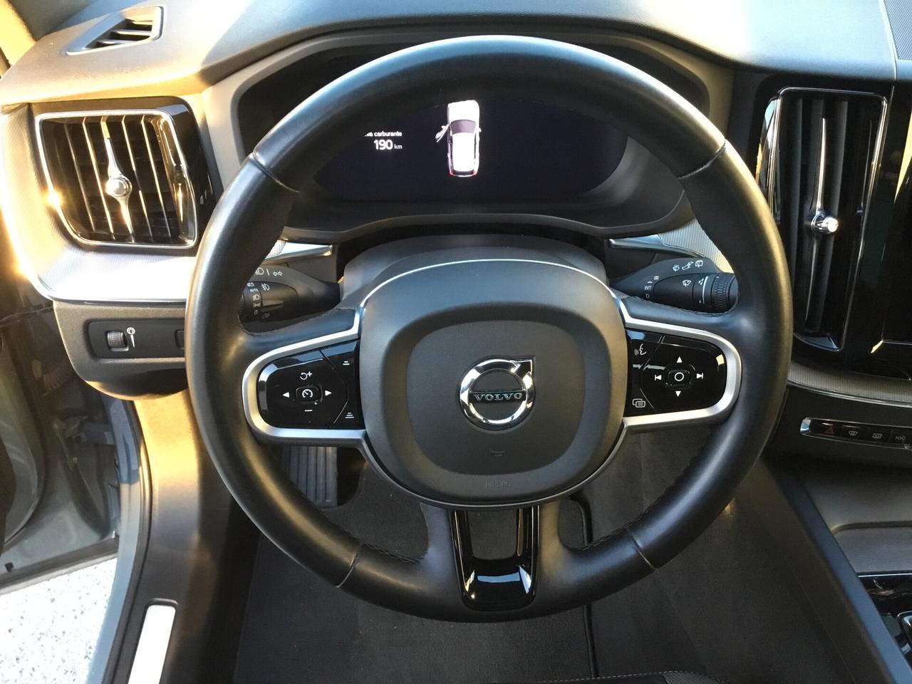 Volvo XC60 B5 (d) AWD AUT. R-DESIGN