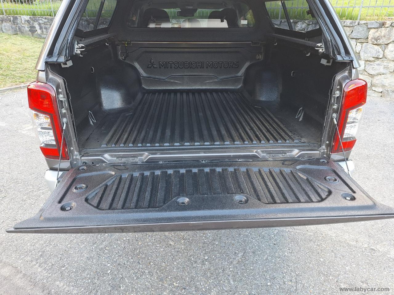 MITSUBISHI L200 2.3 D DoubleCab 4x4 Intense HARD TOP BLOCC