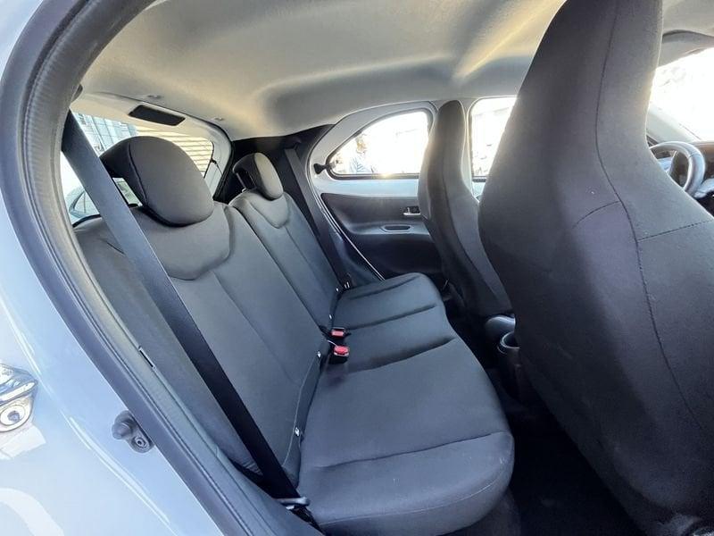 Toyota Aygo X 1.0B (72 CV) Active S-CVT