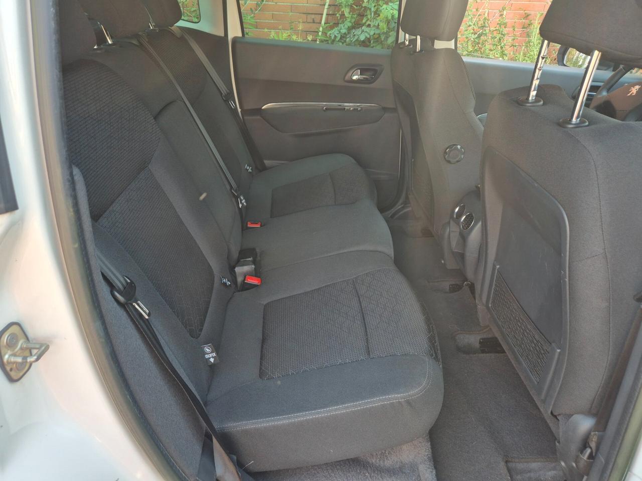 Peugeot 3008 1.6 HDi 115CV Business