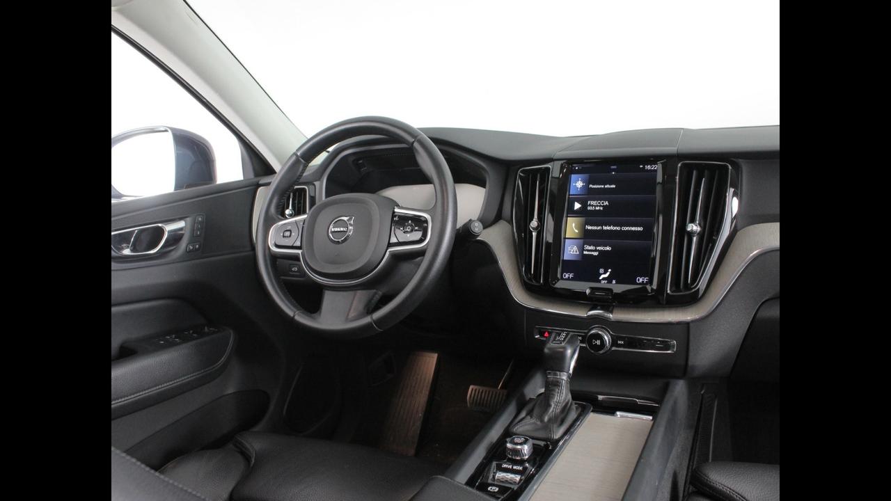 VOLVO XC60 II 2018 - XC60 2.0 d5 Inscription awd geartronic my18