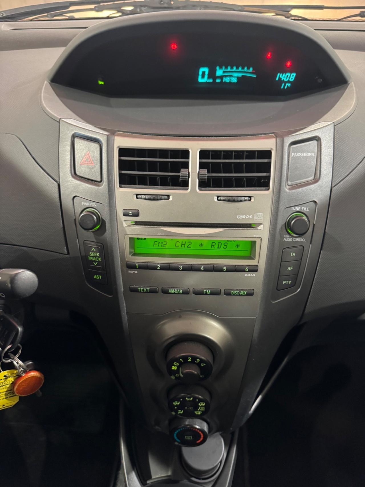 Toyota Yaris 1.0 5 porte NEOPATENTATI / TAGLIANDI TOYOTA