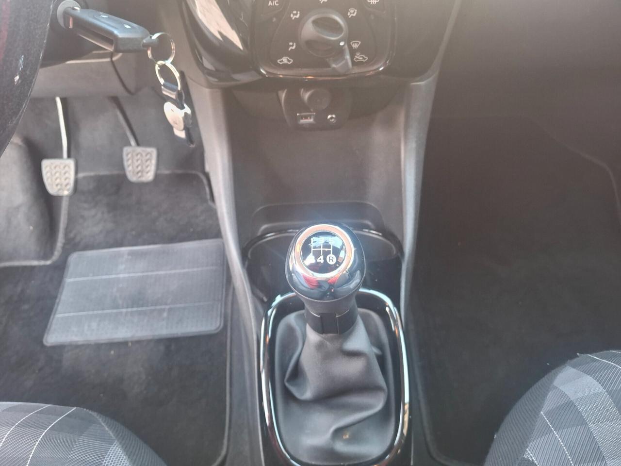 Peugeot 108 VTi 72 S&S 5 porte Allure TOP!