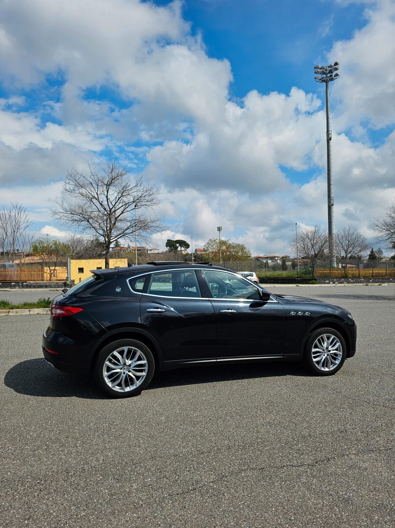 Maserati Levante Gransport 250cv no superbollo tetto apribile