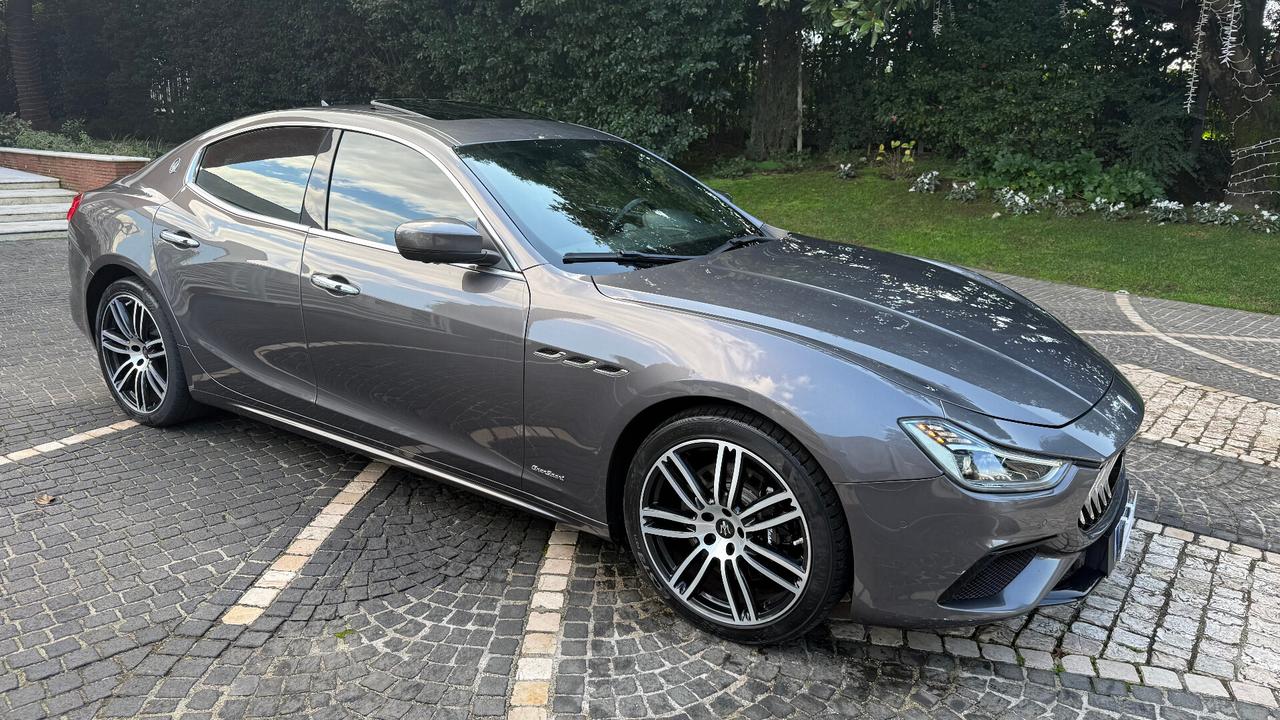 Maserati Ghibli V6 Diesel Gransport TETTO