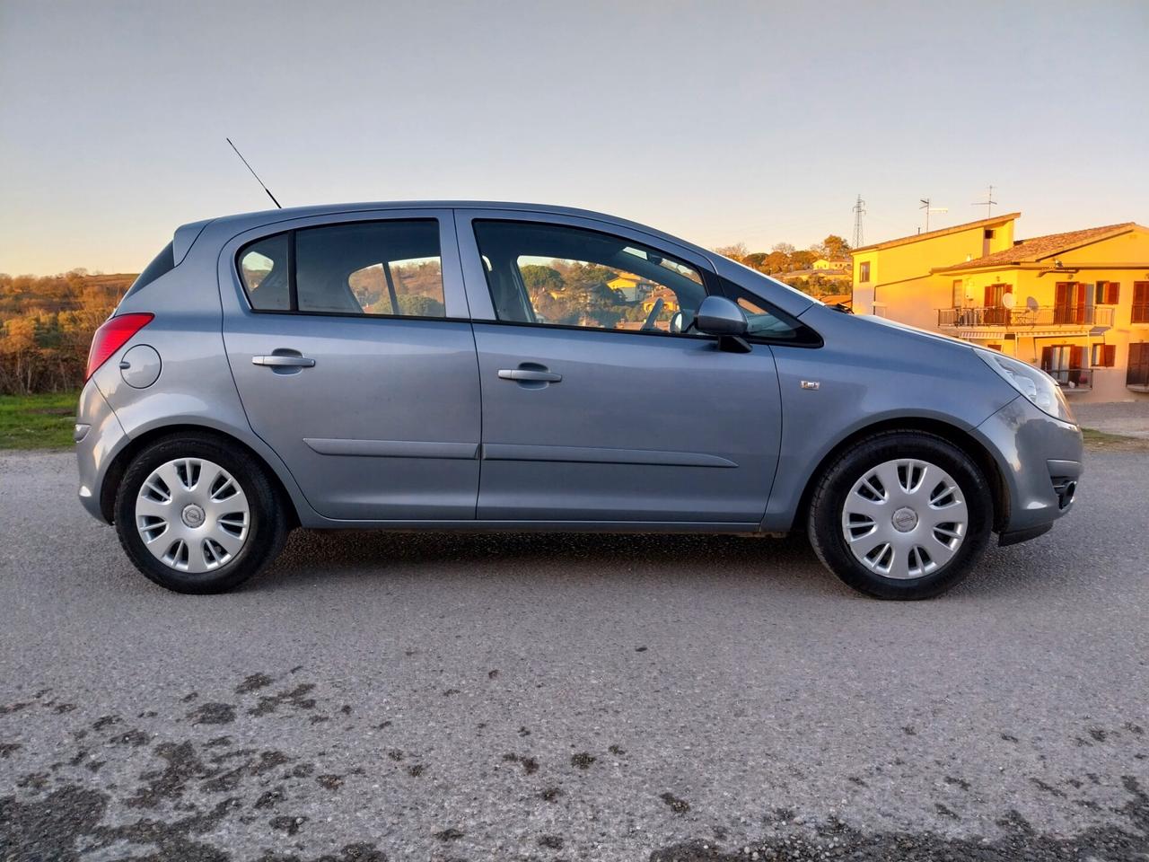 Opel Corsa 1.2 5 porte Club GPL - ok neopatentati