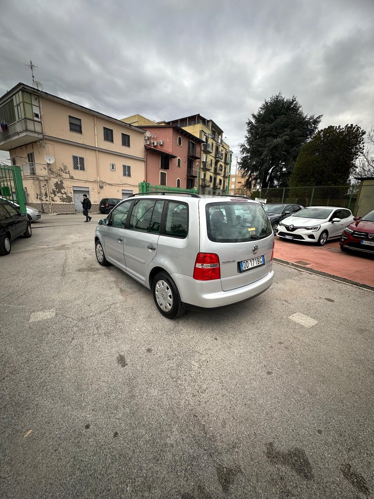 Volkswagen Touran 1.6 Trendline Bifuel G
