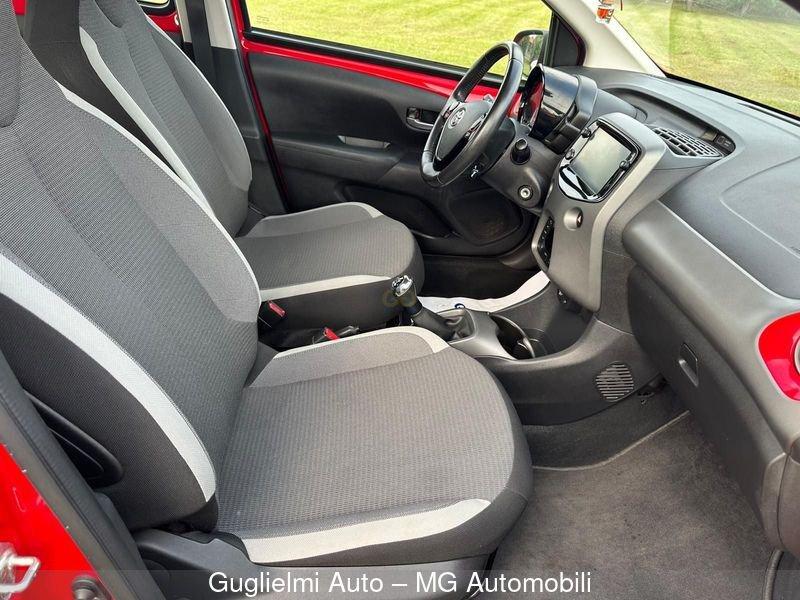 Toyota Aygo Aygo Connect 1.0 VVT-i 72 CV 5 porte x-clusiv red style