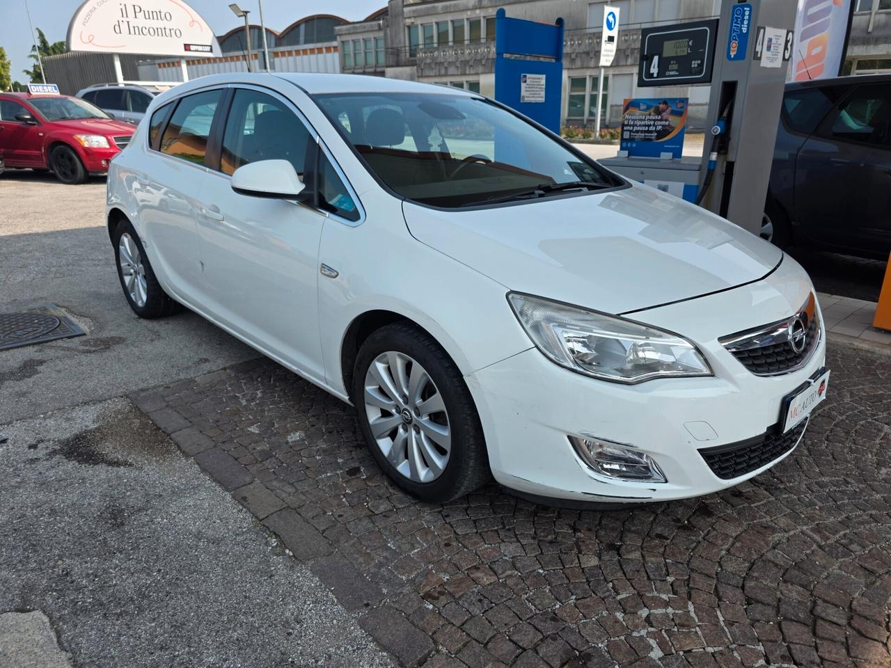 Opel Astra 1.7 CDTI 110CV 5 porte Cosmo con 276.000km Neopatentati ok