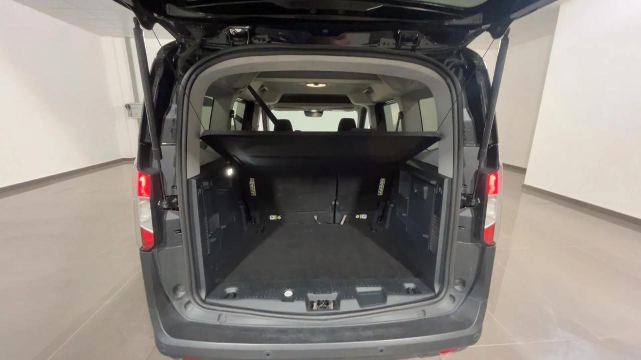 Ford Tourneo Courier 1.0 EcoBoost Titanium