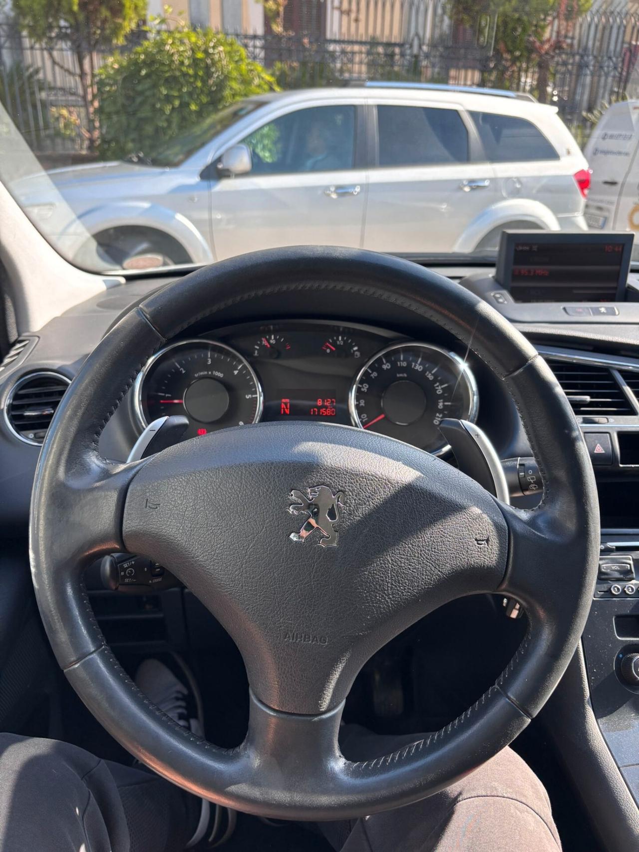 Peugeot 3008 1.6 e-HDi 112CV cambio robotizzato Stop&Start Active