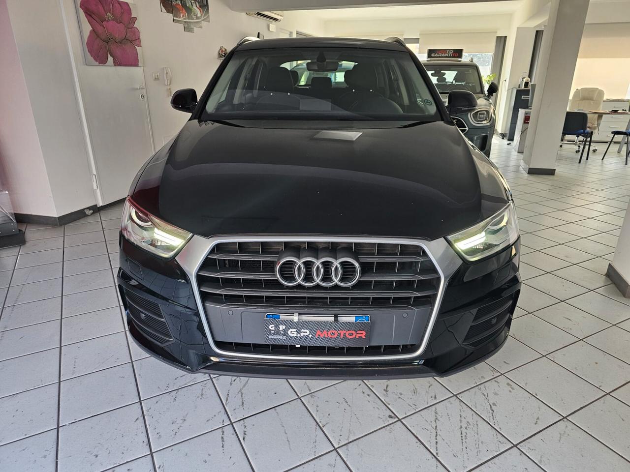Audi Q3 2.0 TDI 120 CV Business