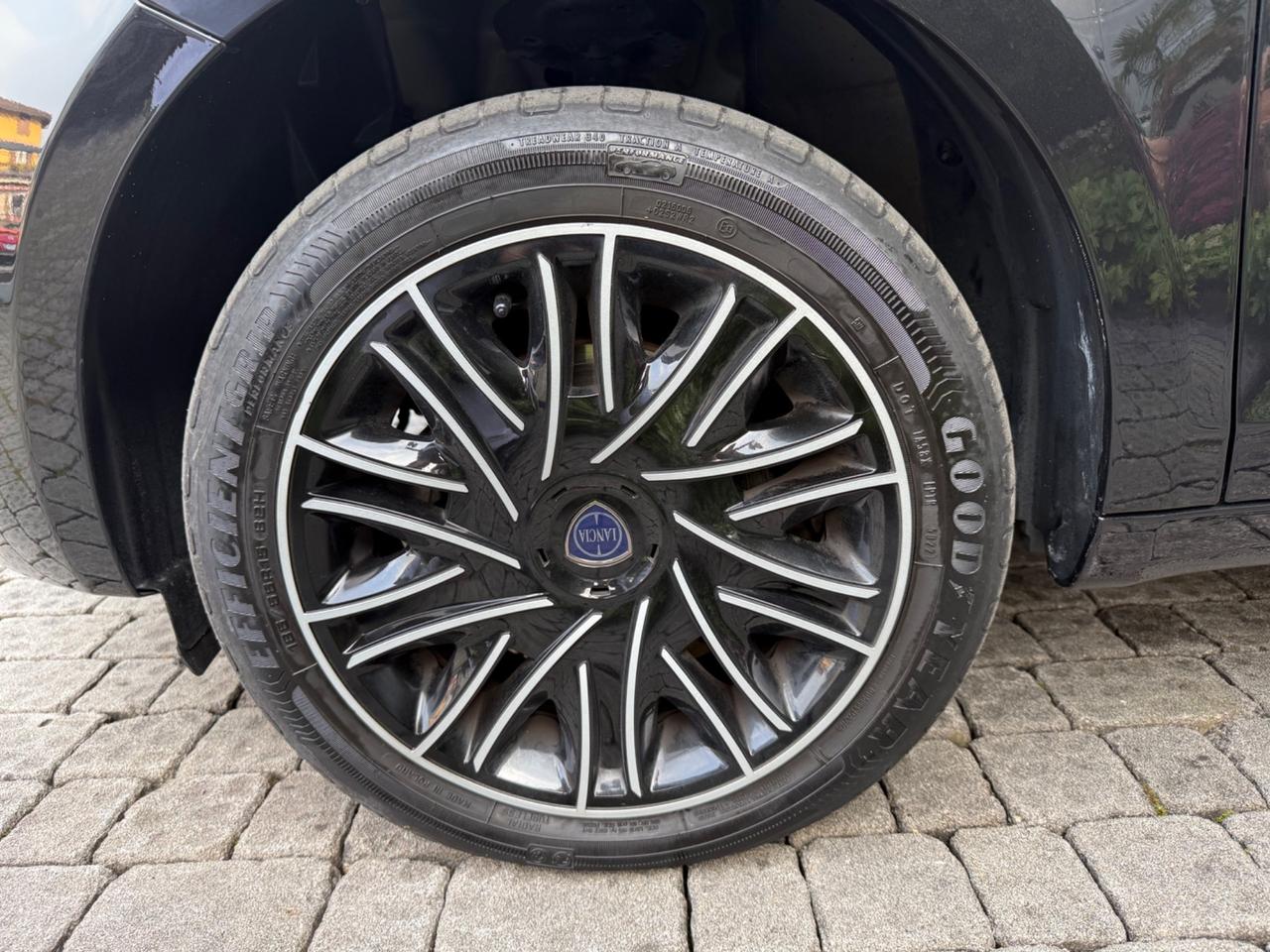 LANCIA YPSILON 1.0 5 PORTE