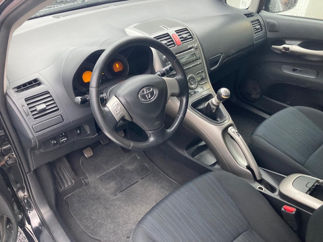 TOYOTA AURIS 5 PORTE (DA VETRINA)