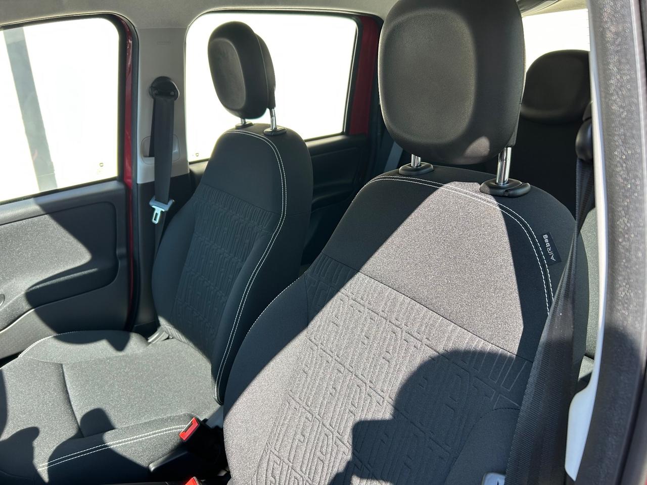 Fiat Panda 1.0 FireFly S&S Hybrid Pandina Icon RED