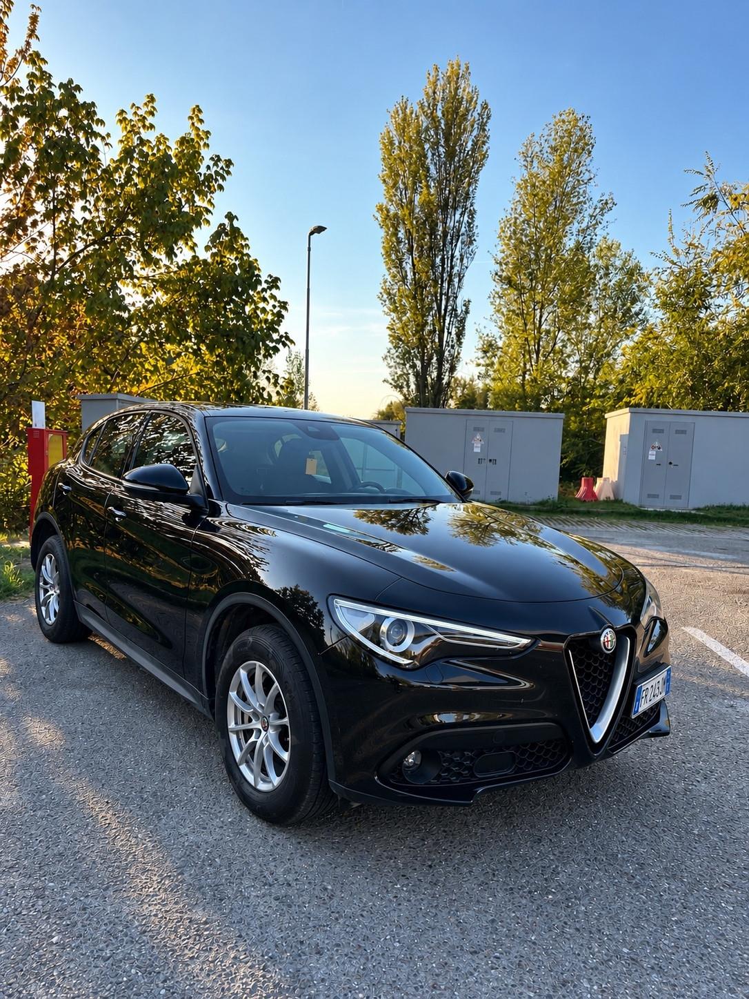 Alfa Romeo Stelvio 2.2 Turbodiesel 180 CV AT8 Q4 Business