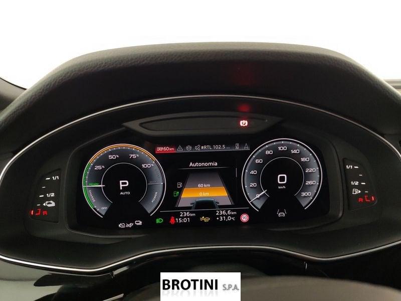 Audi Q8 TFSI e 290kW quattro tip. S Line Ed.