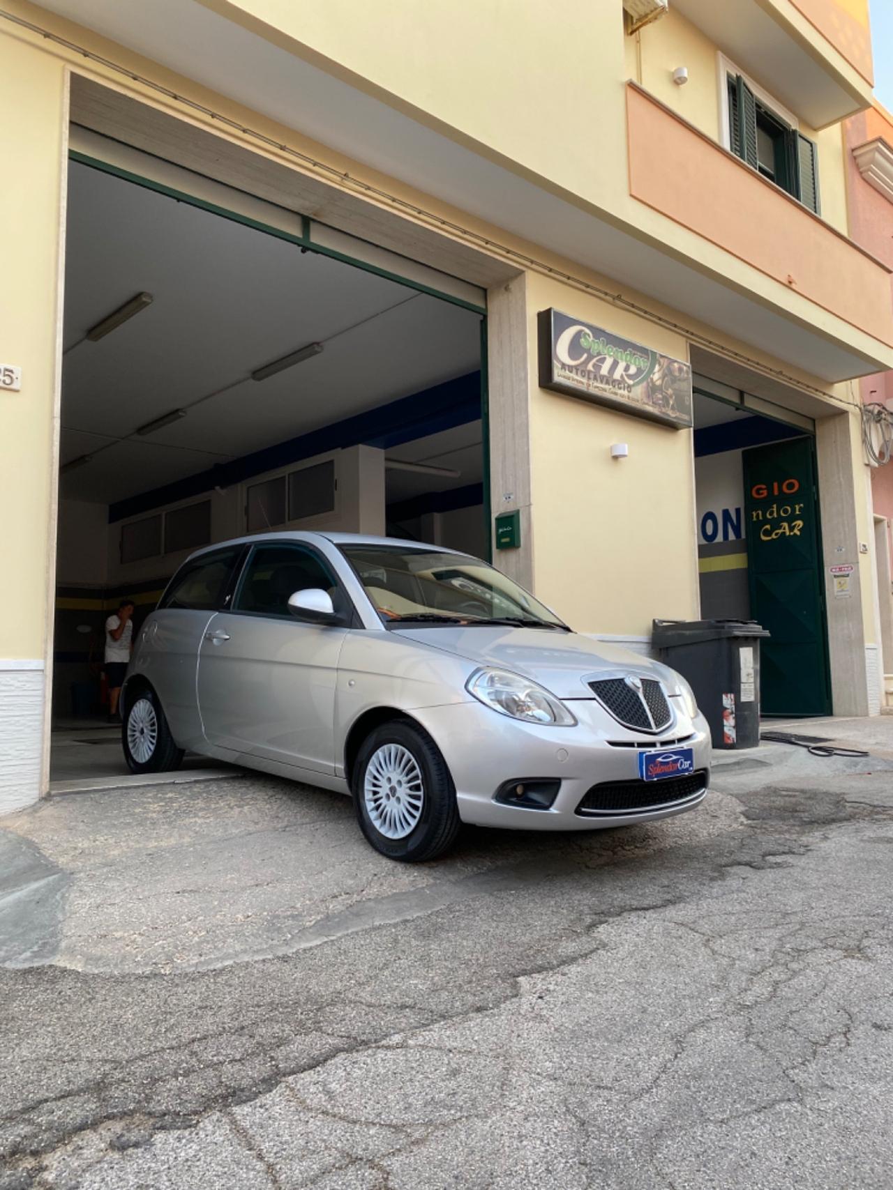 Lancia Ypsilon 1.2 Platino
