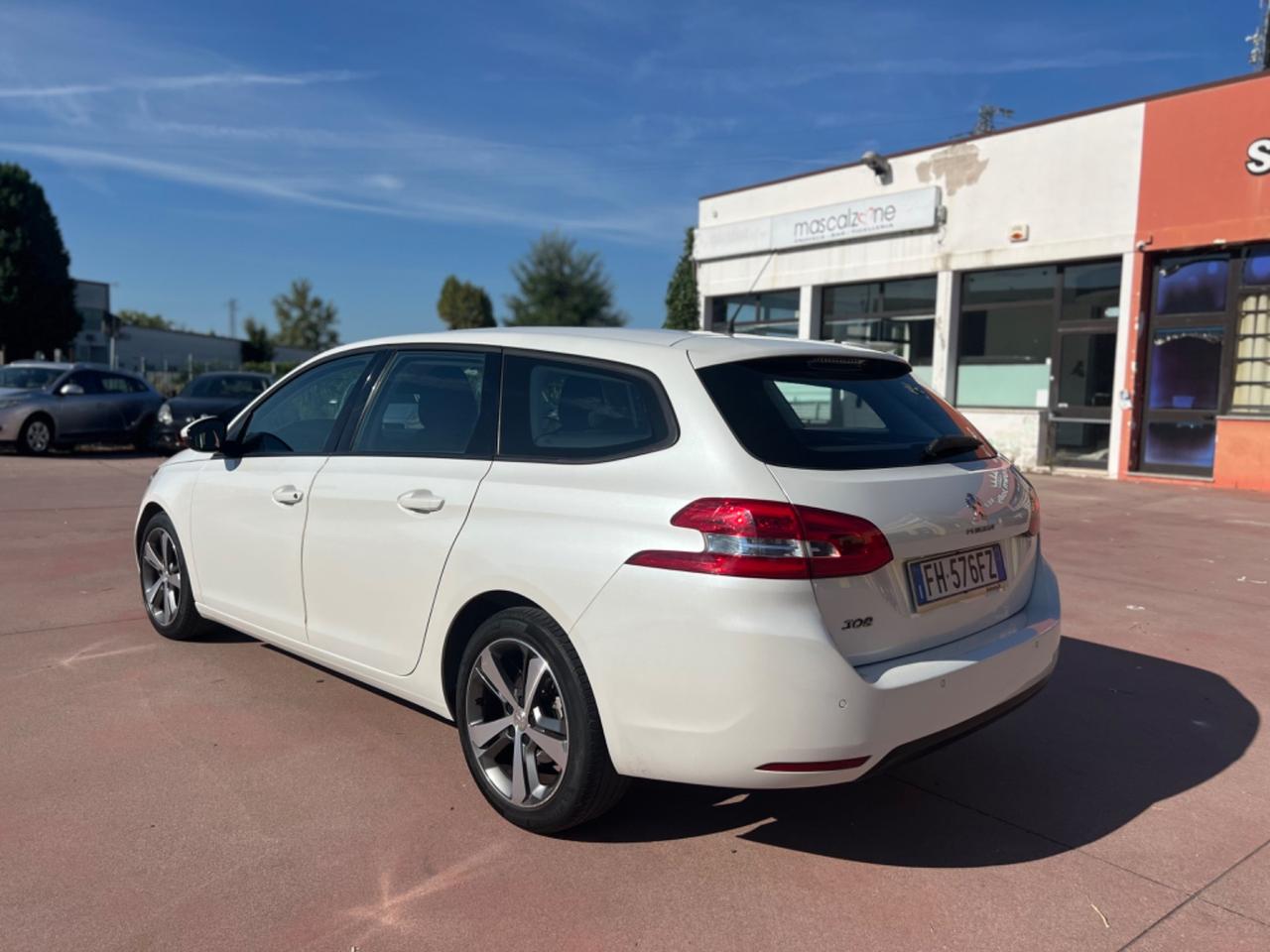 Peugeot 308 BlueHDi 120 S&S EAT6 SW Allure