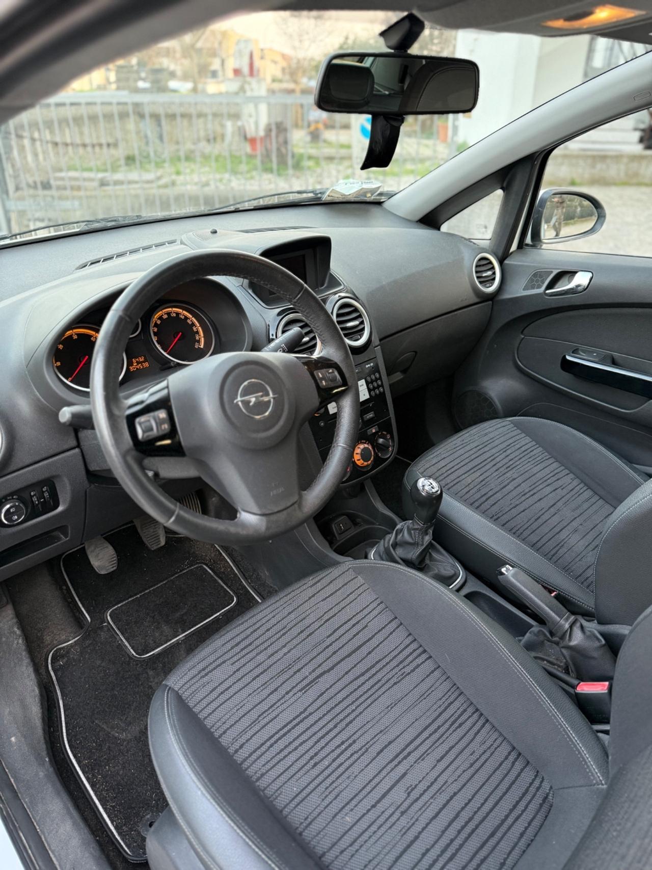 Opel Corsa 1.3 CDTI NEOPATENTATI 2014 UNICO PROP