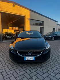 Volvo V40 D2 R-design Momentum