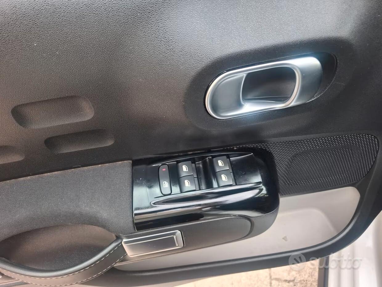 Citroen C3 PureTech 110 S&S EAT6 Shine AUTOMATICA APPLE CAR PLAY NAVI CLIMA CERCHI BI-COLOR