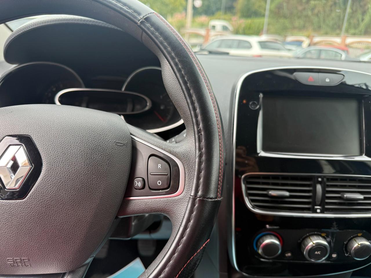 Renault Clio 90 CV 5 porte Moschino Intens /OK NEOPATENTATI