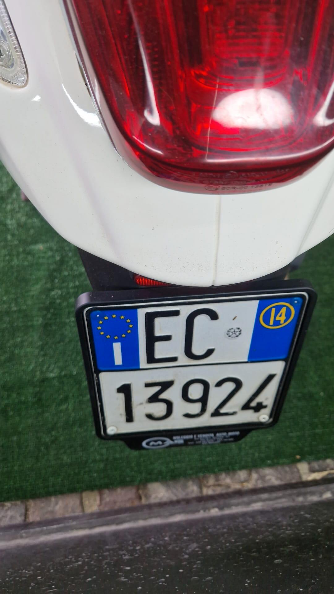 Piaggio Vespa 125 Sprint