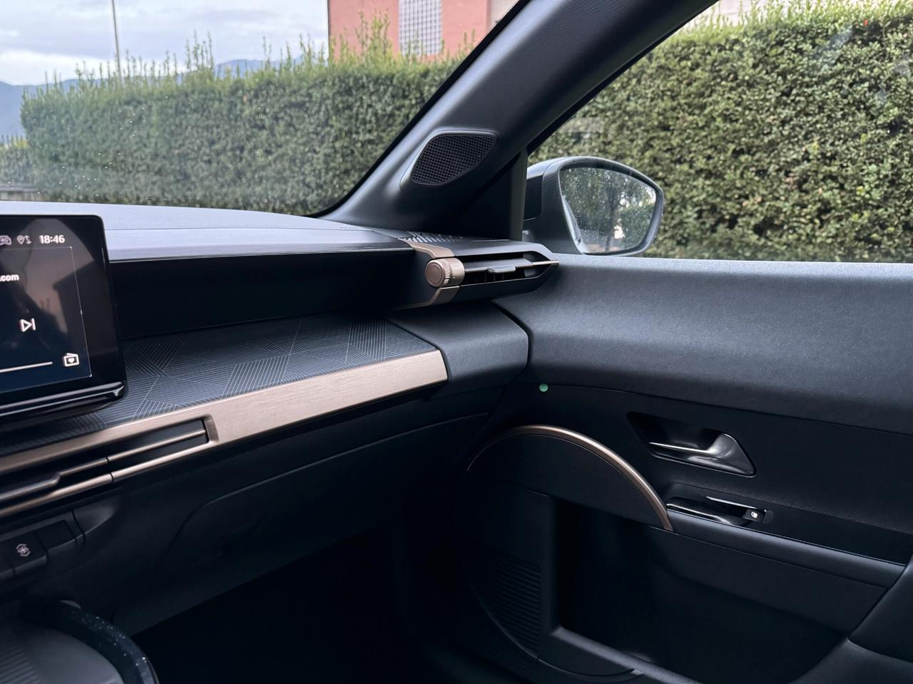 Lancia Ypsilon Hybrid e-DCT LX