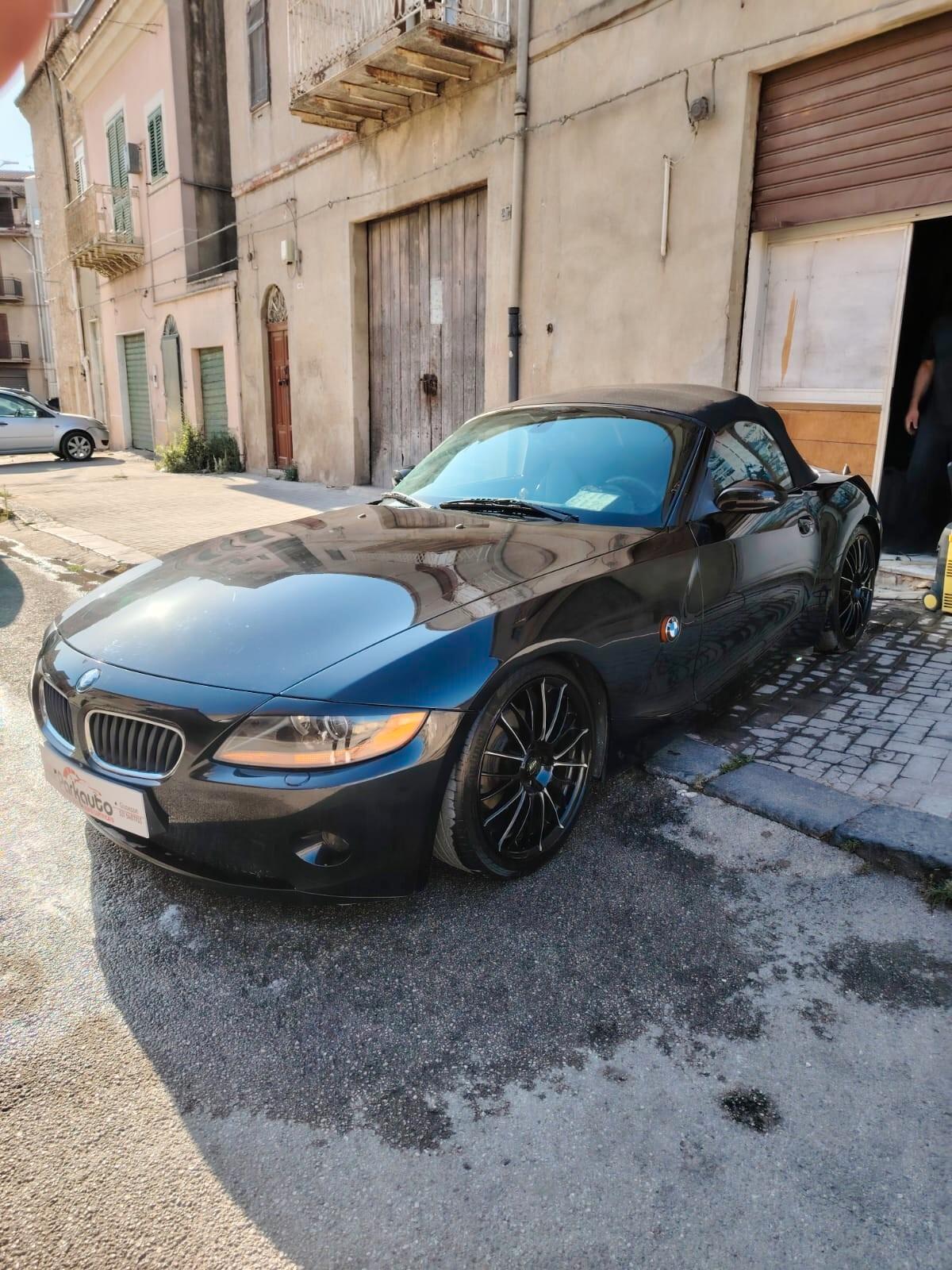 Bmw Z4 2.2i cat Roadster 170 cv anno 2005