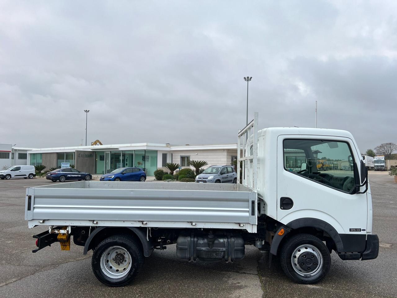 Nissan Cabstar 35.13 2.5 TD Cassone Fisso 115.000km