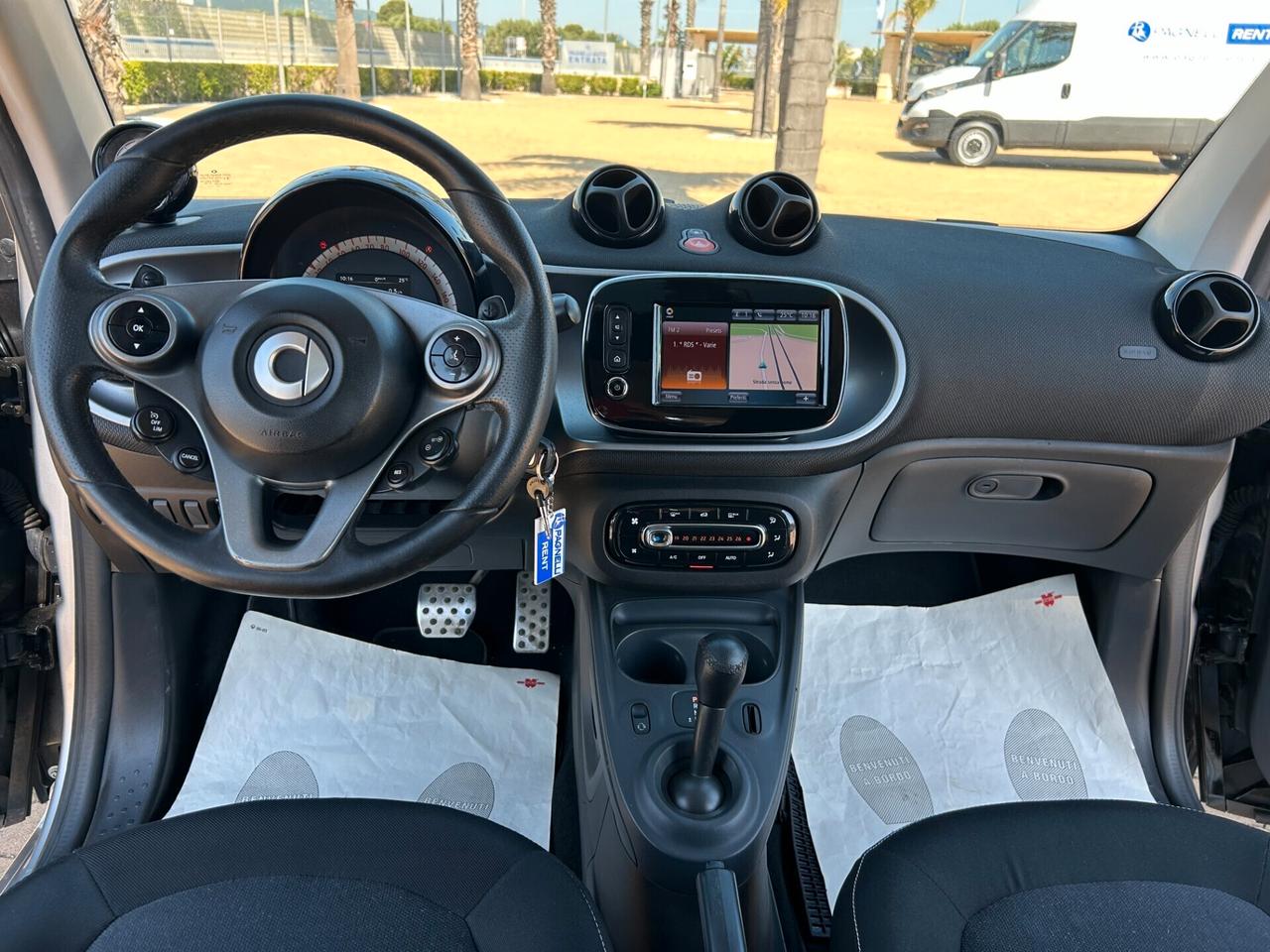 Smart ForTwo 70CV Passion AUTOM.F1 LED NAV C.16